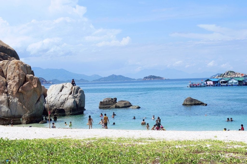 Ngỡ ngàng trước cung đường biển tuyệt đẹp