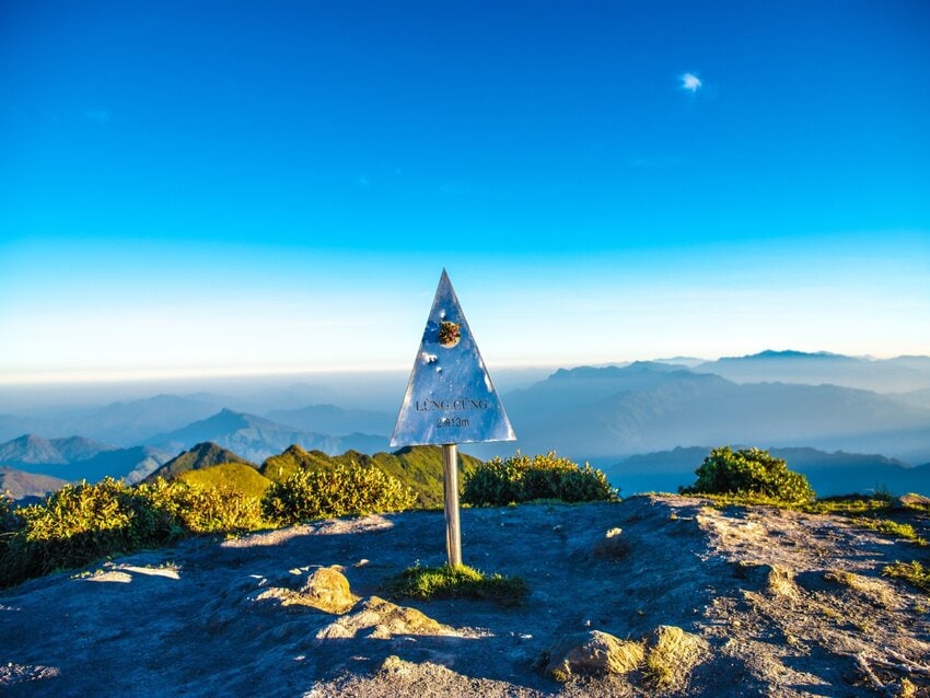 Tour trekking, leo núi khám phá đỉnh Lùng Cúng 2N3Đ giá ưu đãi, địa điểm du lịch bụi hấp dẫn ở Yên Bái.
