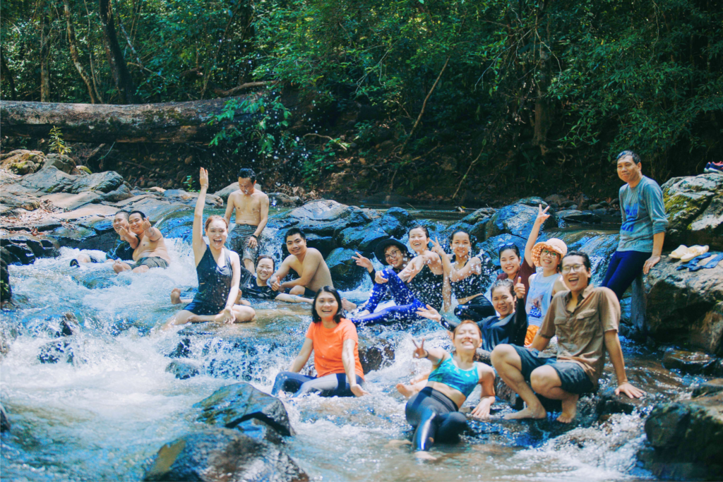 Tour trekking khám phá thác Lưu Ly - Vườn Quốc Gia Bù Gia Mập giá ưu đãi, lịch trình du lịch hấp dẫn: tắm suối, BBQ,