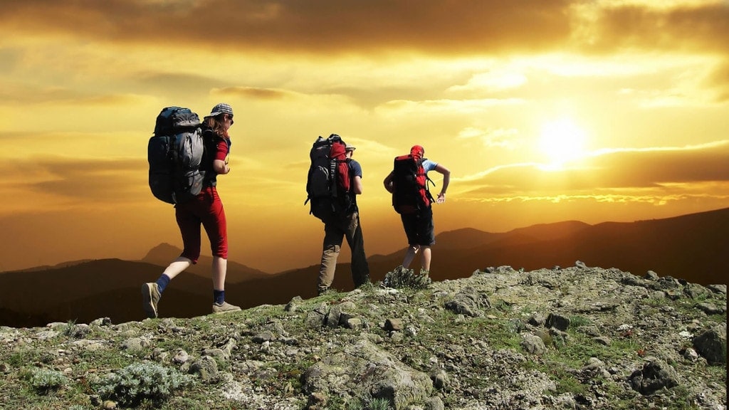 Tất tần tật những phụ kiện cần thiết khi đi trekking