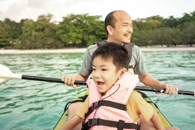 chèo thuyền Kayak với trẻ nhỏ