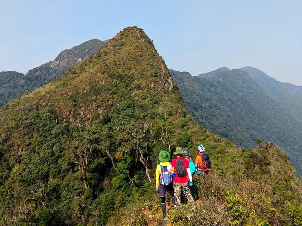 Tour trekking, leo núi Tà Xùa 3 ngày 4 đêm hấp dẫn, 1 địa điểm du lịch săn mây cực đẹp. Tà Xùa mùa nào đẹp