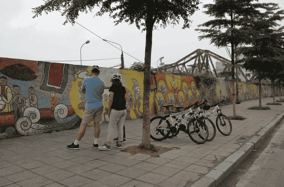 Tour đạp xe ngắm hoàng hôn ở Hà Nội