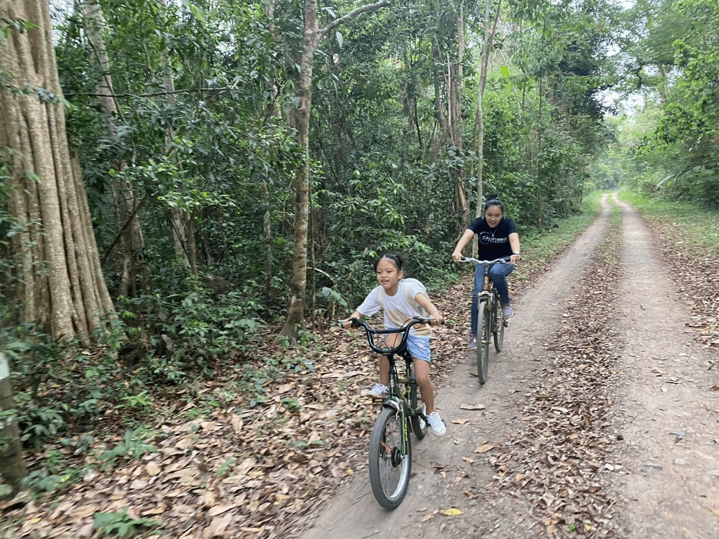 Tour du lịch​ bụi 1 ngày bằng xe đạp, chèo thuyền sông Kiulu ở Malaysia​