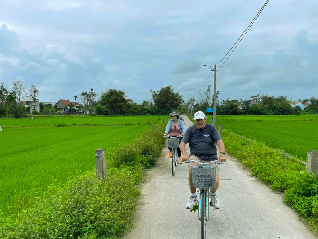 Tour đạp xe ngắm hoàng hôn ở đảo Cẩm Kim tại Hội An: hướng dẫn viên du lịch bản địa, đặt online giá rẻ & tiết kiệm hơn mua tại chỗ 25%, tư vấn 24/7,...