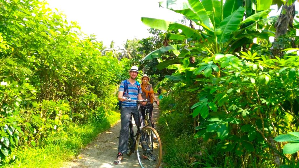 Tour đạp xe du lịch, khám phá làng Candirejo ở Magelang Indonesia