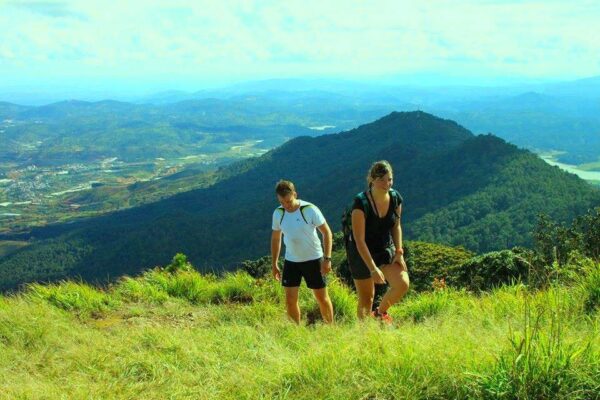 Tour Teambuilding Đà Lạt: Trekking, Leo Núi LangBiang 1 Ngày