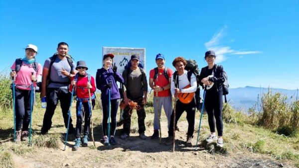 Tour Teambuilding Đà Lạt: Trekking, Leo Núi LangBiang 1 Ngày