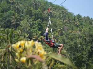 trượt zipline ở Bali