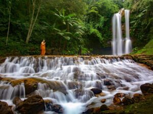 Trekking Am Ngọa Vân