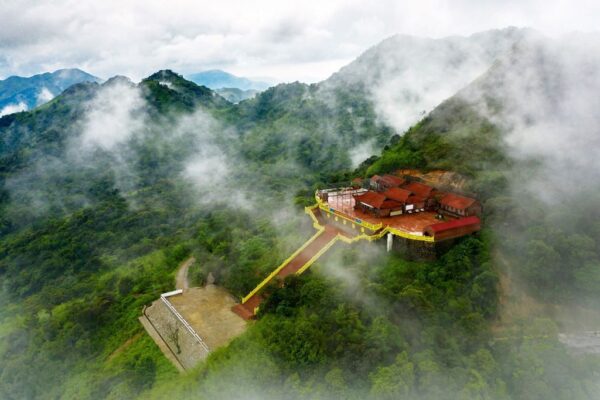 Trekking Am Ngọa Vân