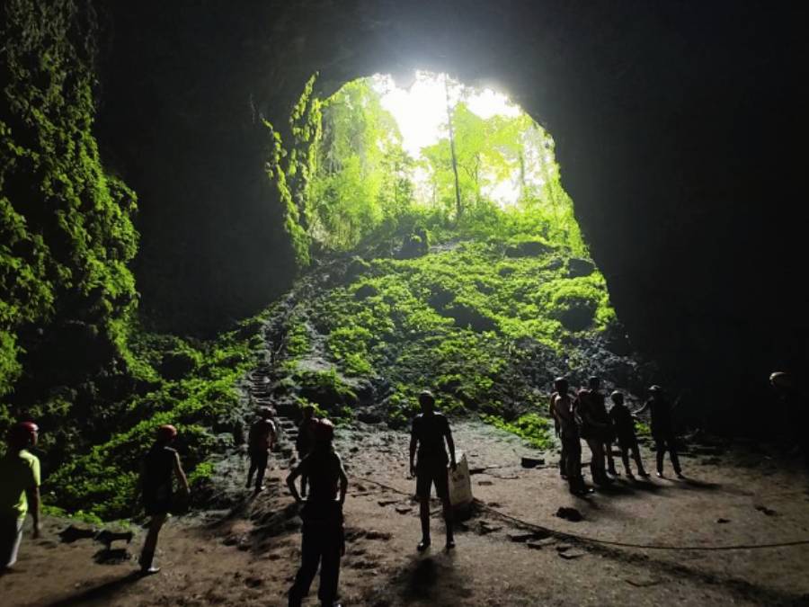 Các địa điểm du lịch Yogyakarta: khám phá hang Pindul và hang Jomblang 1 ngày