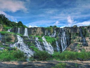 Tour trekking ở Đà Lạt trong 1 ngày: khám phá thác 7 tầng, địa điểm, cung đường, thiết kế tour riêng & teambuilding, đặt vé online rẻ hơn mua trực tuyến 15%
