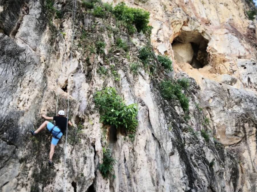 Tour 1 ngày động Batu và kinh nghiệm đi động Batu cho người mới