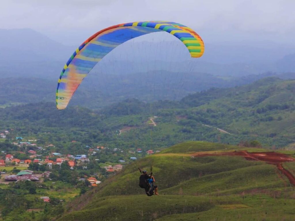 Kinh nghiệm du lịch bụi Malaysia: tour dù lượn ở Malaysia, tour Sabah 1 ngày, hướng dẫn viên nhiệt tình, đặt vé online uy tín, giá rẻ hơn mua trực tiếp 15%