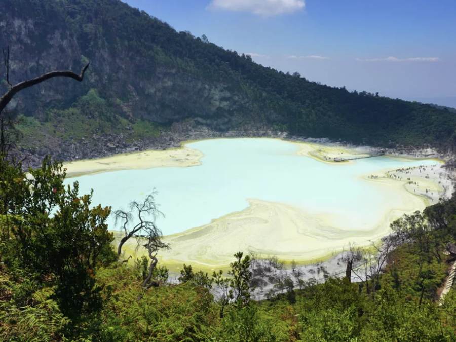 Tour trekking hồ miệng núi lửa trắng Kawah Putih 1 ngày