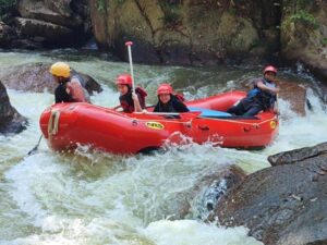 Du lịch bụi Malaysia: tour tự túc 1 ngày chèo thuyền vượt sông Selangor, HDV nhiều kinh nghiệm, tư vấn 24/7, đặt vé online giá rẻ hơn mua trực tiếp 15%..
