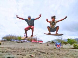 Tour 1 ngày ở Yogyakarta: trải nghiệm chơi trượt cát, zipline, lái xe vượt địa hình ATV, HDV uy tín, tư vấn 24/7, đặt vé online giá rẻ hơn mua trực tiếp 15%