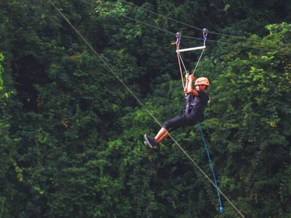Du lịch bụi Malaysia 1 ngày: tour trượt Zipline ở Borneo, Sabah, HDV nhiệt tình, tư vấn 24/7, kinh nghiệm đặt vé online giá rẻ hơn mua trực tiếp 15%..