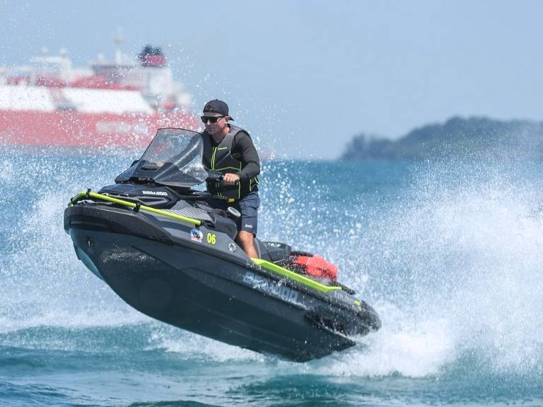 Du lịch tự túc Langkawi: tour 1 ngày đi mô tô nước ở Johor Bahru, HDV uy tín, nhiều kinh nghiệm, tư vấn 24/7, đặt vé online giá rẻ hơn mua trực tiếp 15%..