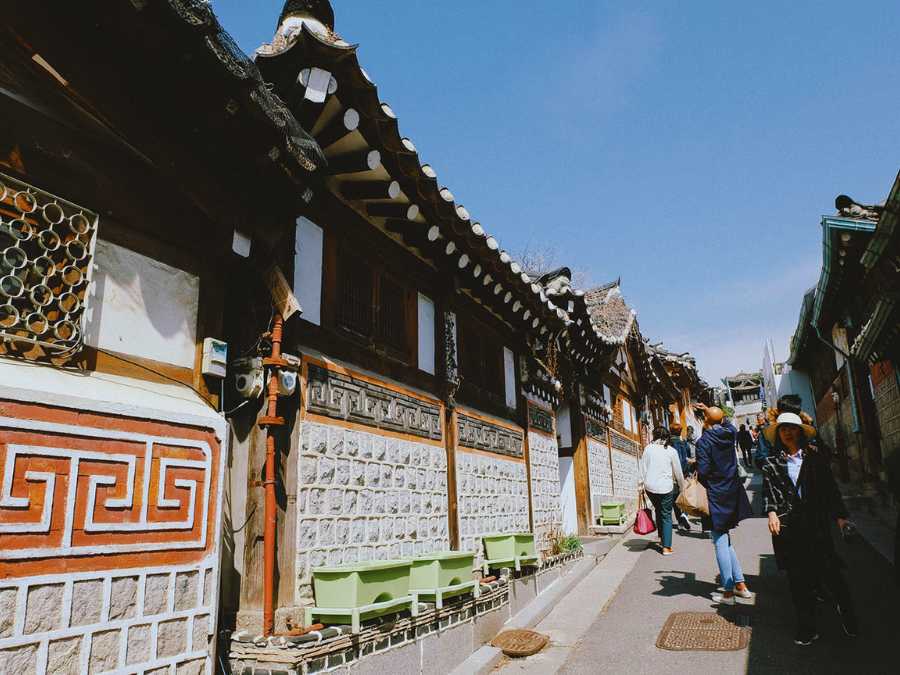 Tour trekking làng cổ Hanok Bukchon ở Seoul 1 ngày, kinh nghiệm du lịch bụi Hàn Quốc giá rẻ & tham quan các địa điểm nổi tiếng