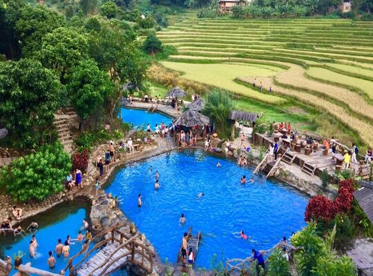 Chinh phục tour trekking Tây Bắc, leo núi Tà Chì Nhù hướng Nậm Nghiệp và tham quan các địa điểm du lịch miền Bắc giá rẻ.