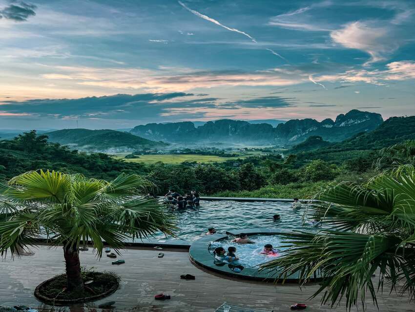 Khám phá tour trekking Phú Thọ gần Hà Nội, địa điểm lý tưởng để trải nghiệm lái xe vượt địa hình ATV xuyên rừng đầy thú vị.